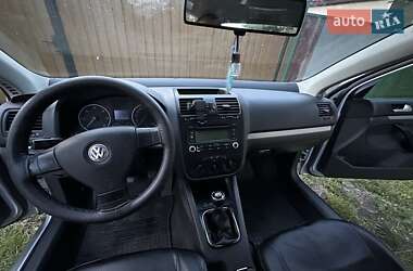 Седан Volkswagen Jetta 2005 в 