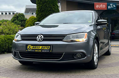 Седан Volkswagen Jetta 2013 в 