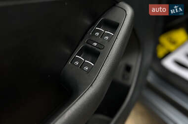 Седан Volkswagen Jetta 2013 в 