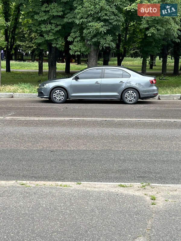 Седан Volkswagen Jetta 2015 в Полтаві