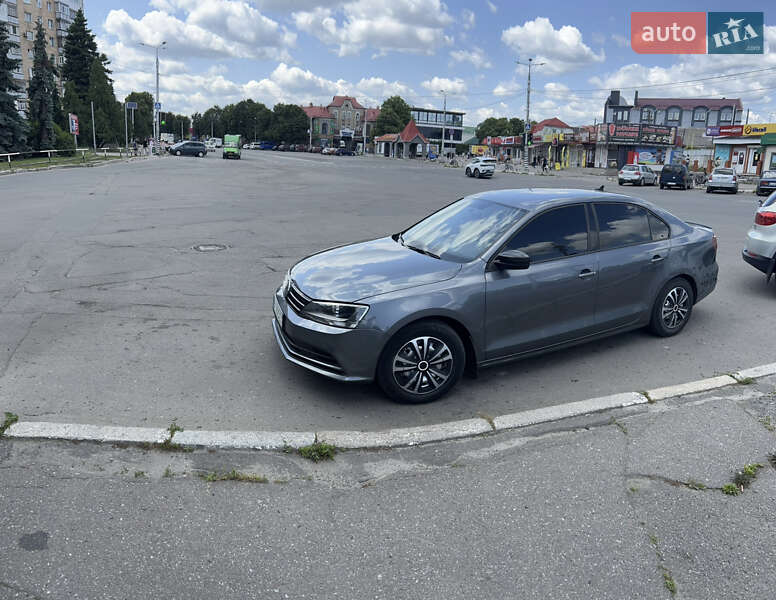 Седан Volkswagen Jetta 2015 в Полтаві