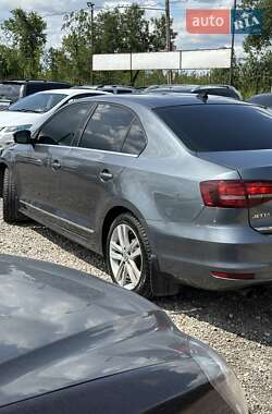 Седан Volkswagen Jetta 2016 в 