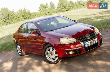 Седан Volkswagen Jetta 2006 в Владимире