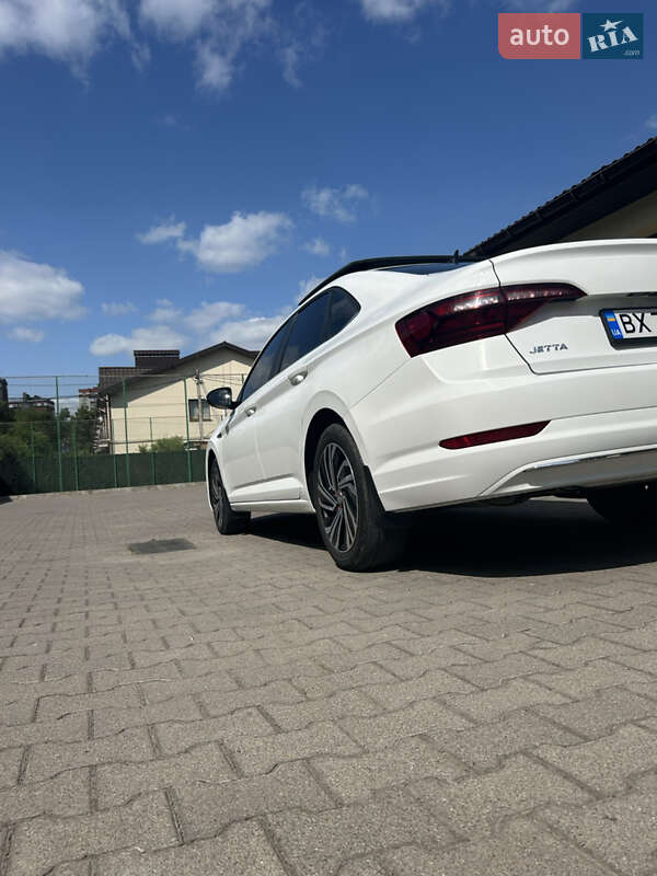 Седан Volkswagen Jetta 2021 в Хмельницком