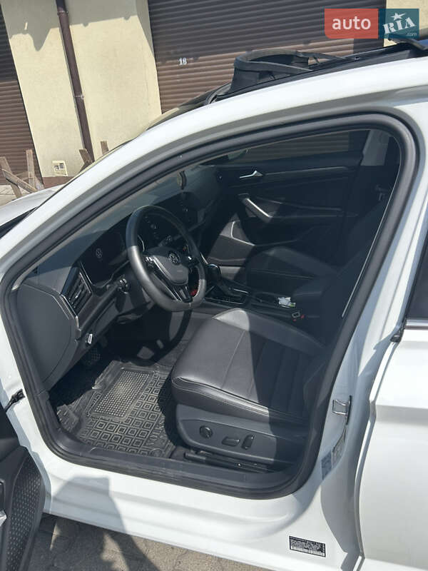 Седан Volkswagen Jetta 2021 в Хмельницком