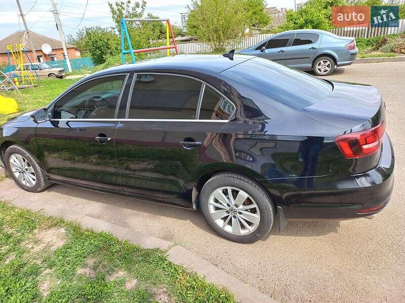 Седан Volkswagen Jetta 2015 в Чугуеве