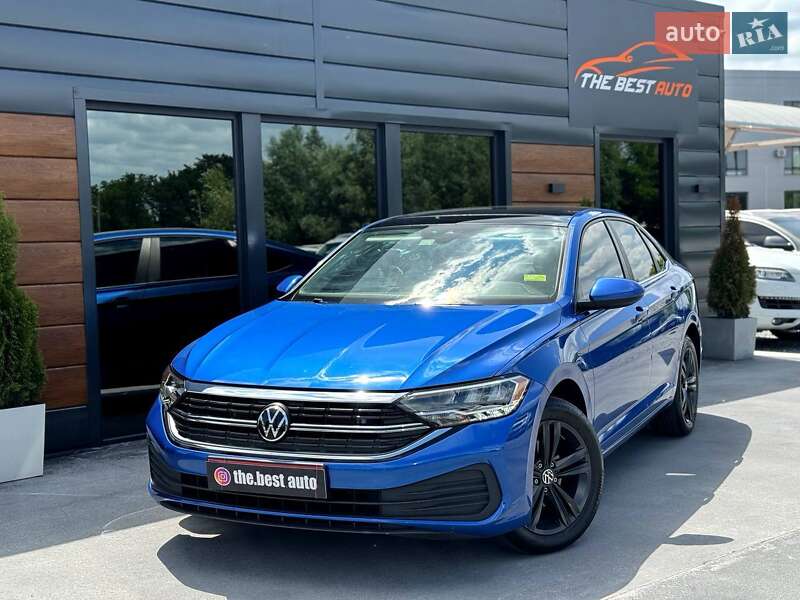 Седан Volkswagen Jetta 2023 в 