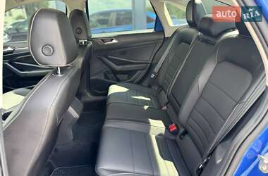 Седан Volkswagen Jetta 2023 в 