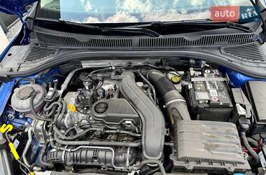 Седан Volkswagen Jetta 2023 в 