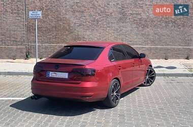 Седан Volkswagen Jetta 2016 в 