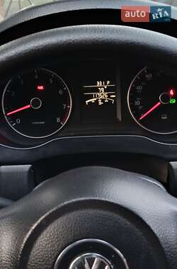 Седан Volkswagen Jetta 2011 в 