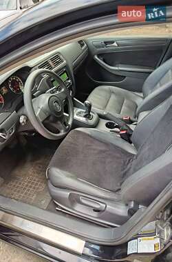 Седан Volkswagen Jetta 2011 в 