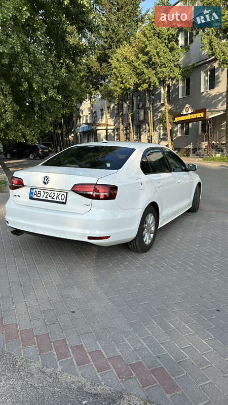 Седан Volkswagen Jetta 2016 в Вінниці