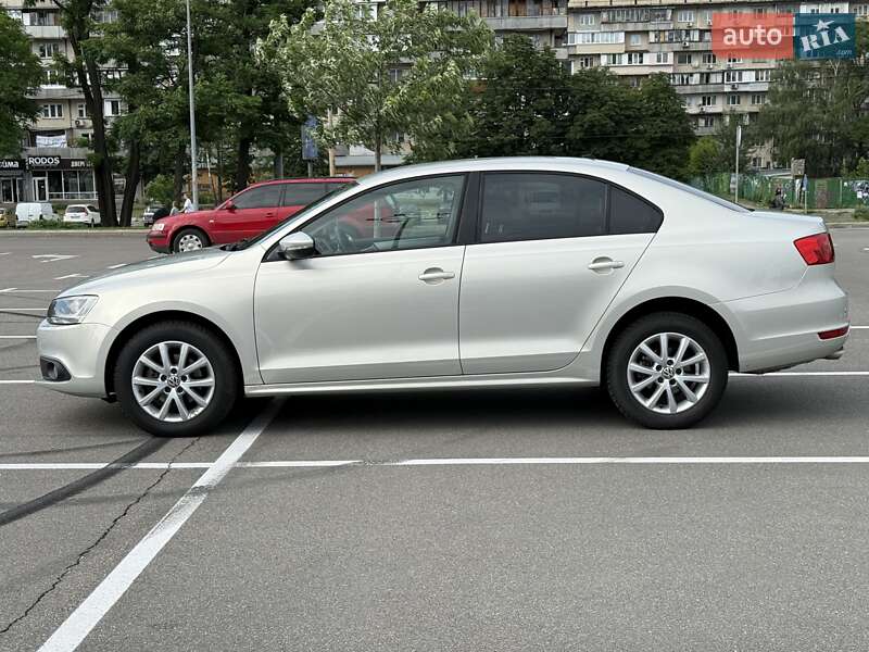 Седан Volkswagen Jetta 2011 в Киеве