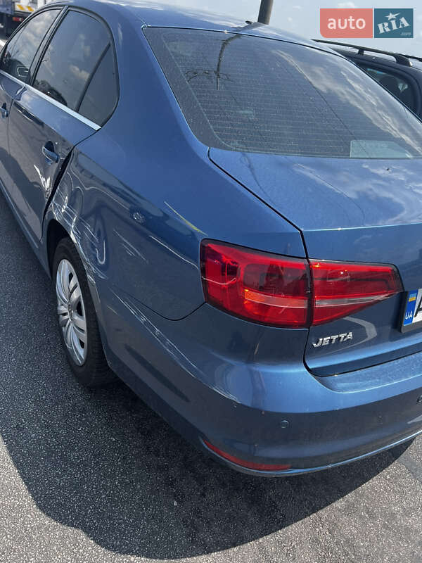 Седан Volkswagen Jetta 2016 в Киеве