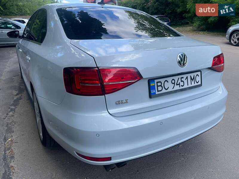 Седан Volkswagen Jetta 2016 в Львові