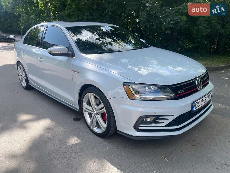 Седан Volkswagen Jetta 2016 в Львові