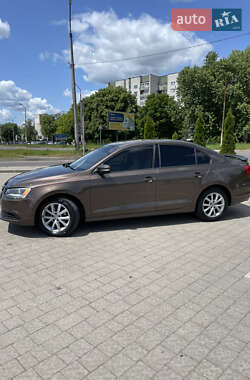 Седан Volkswagen Jetta 2011 в 