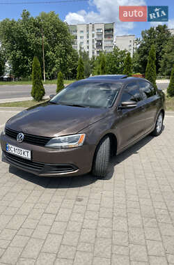Седан Volkswagen Jetta 2011 в 
