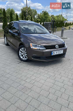 Седан Volkswagen Jetta 2011 в 