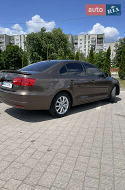 Седан Volkswagen Jetta 2011 в 