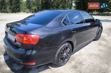 Седан Volkswagen Jetta 2011 в 