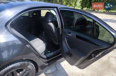 Седан Volkswagen Jetta 2011 в 