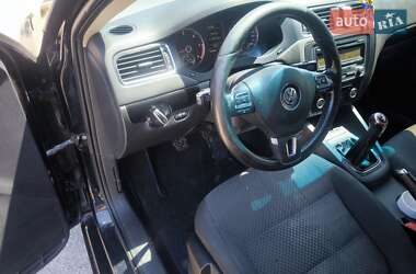 Седан Volkswagen Jetta 2011 в 
