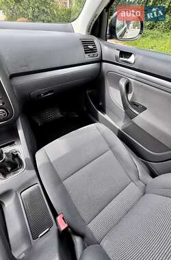 Седан Volkswagen Jetta 2008 в 
