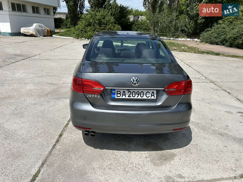 Седан Volkswagen Jetta 2011 в Кропивницком