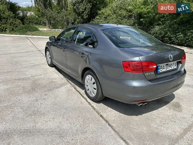 Седан Volkswagen Jetta 2011 в Кропивницком