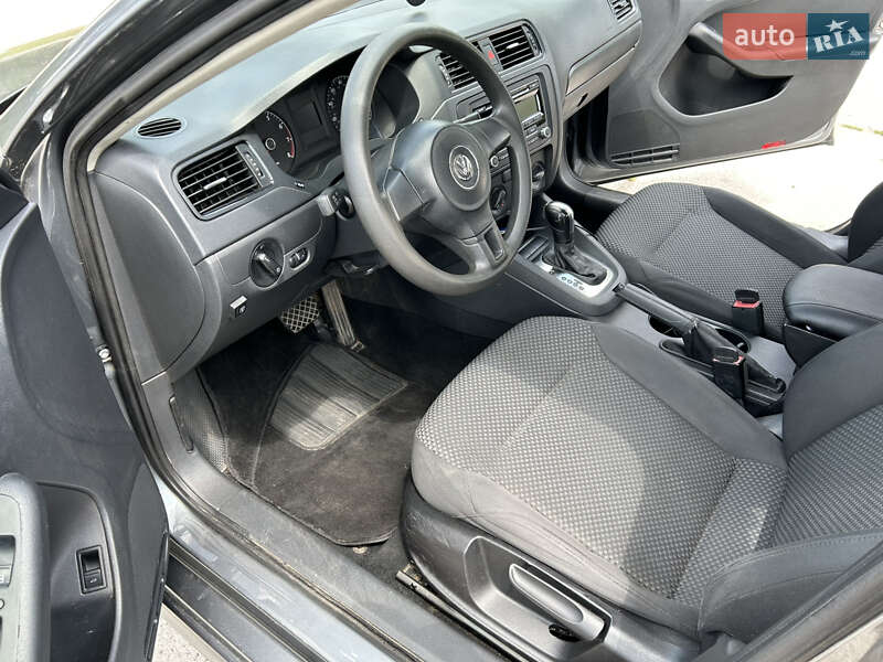 Седан Volkswagen Jetta 2011 в Кропивницком