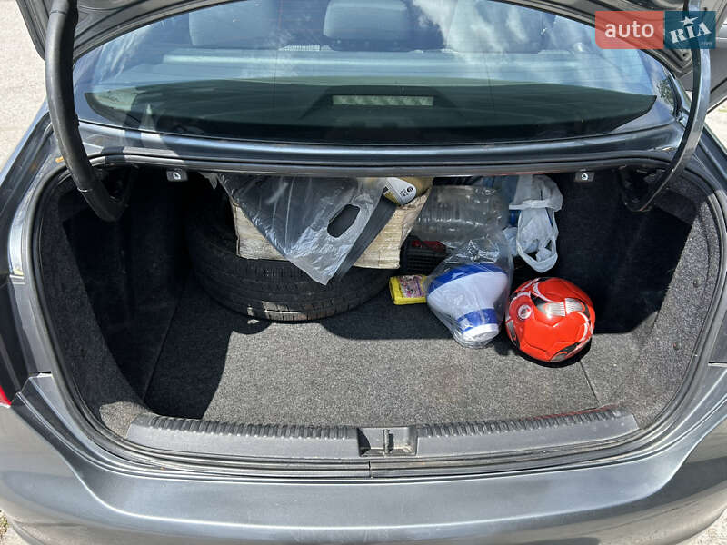 Седан Volkswagen Jetta 2011 в Кропивницком
