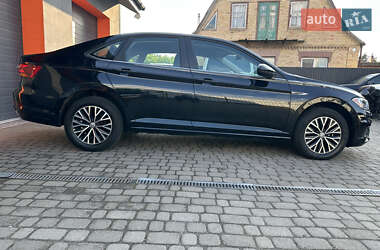 Седан Volkswagen Jetta 2019 в 