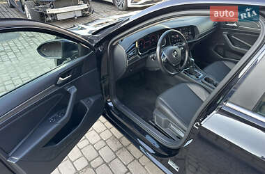 Седан Volkswagen Jetta 2019 в 
