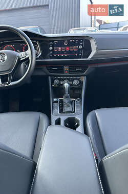 Седан Volkswagen Jetta 2019 в 