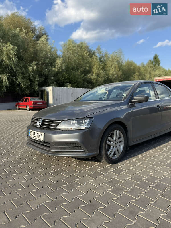 Седан Volkswagen Jetta 2017 в 
