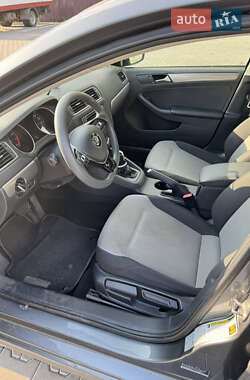 Седан Volkswagen Jetta 2017 в 