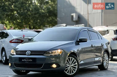 Седан Volkswagen Jetta 2013 в Одесі