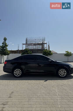 Седан Volkswagen Jetta 2011 в 