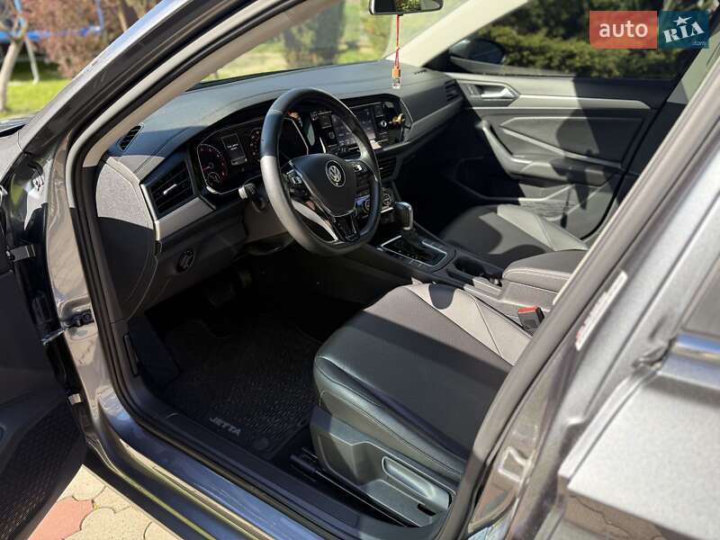 Седан Volkswagen Jetta 2019 в Стрые