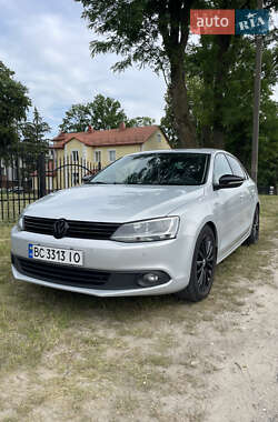 Седан Volkswagen Jetta 2012 в Львове