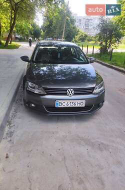 Седан Volkswagen Jetta 2012 в Львове