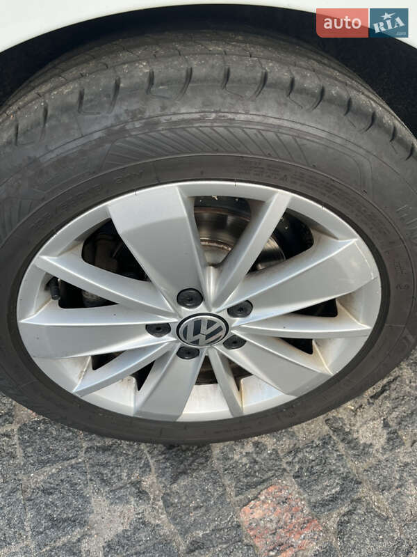 Седан Volkswagen Jetta 2016 в Житомире