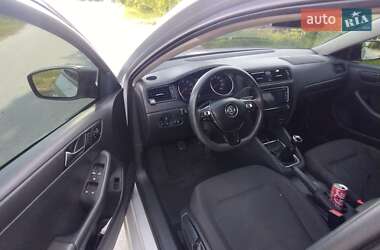 Седан Volkswagen Jetta 2015 в 