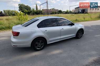 Седан Volkswagen Jetta 2015 в 
