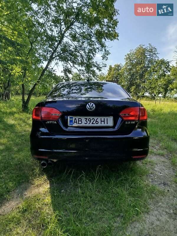 Седан Volkswagen Jetta 2013 в Мурованых Куриловцах