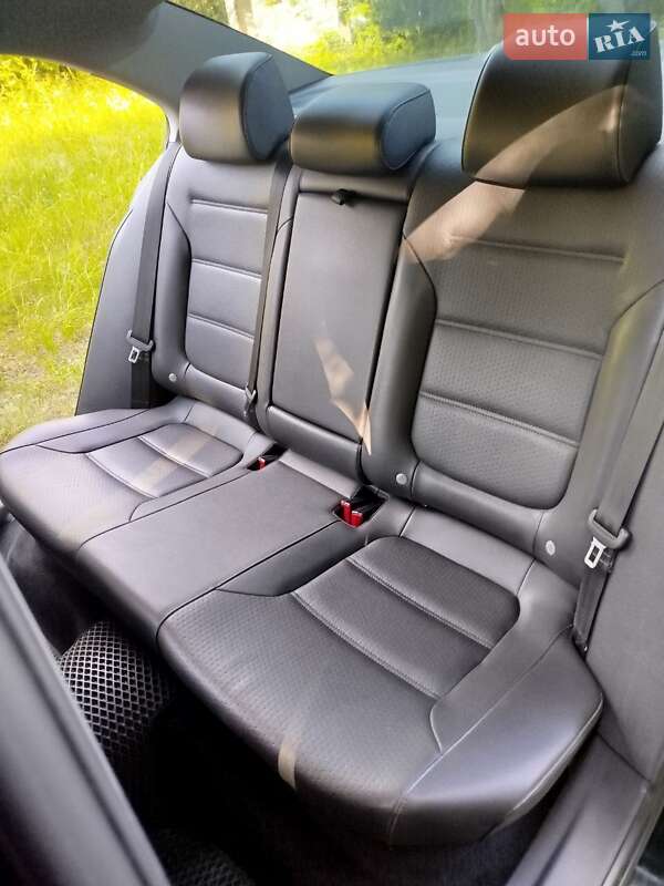 Седан Volkswagen Jetta 2013 в Мурованых Куриловцах