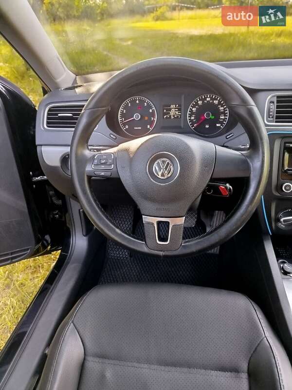 Седан Volkswagen Jetta 2013 в Мурованых Куриловцах