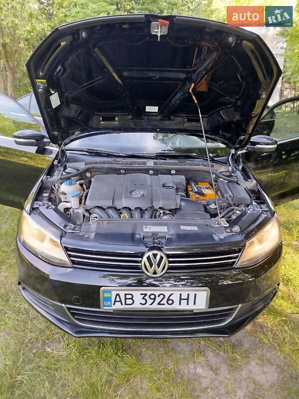 Седан Volkswagen Jetta 2013 в Мурованых Куриловцах